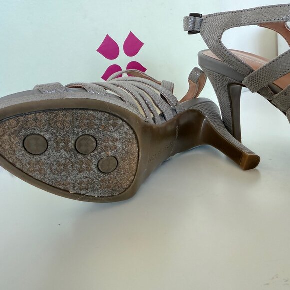 Naturalizer Nolana Grey Fab Heeled Sandal sized US7 W - Picture 3 of 5